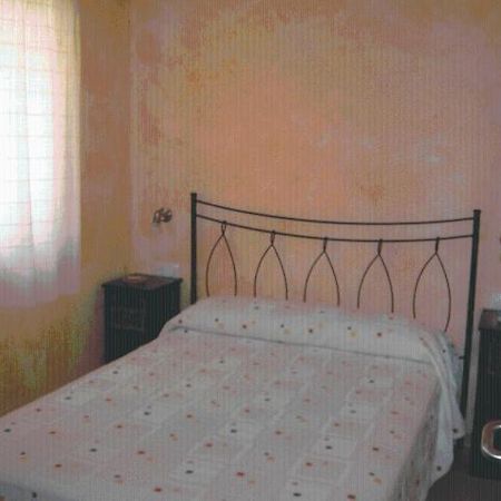 Hostal Valle Del Iregua Albelda De Iregua Rom bilde